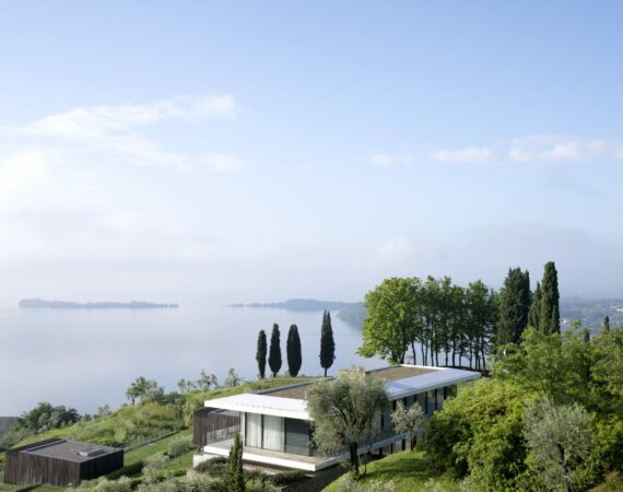 Eden Reserve Landmark Apartmen Exterior View Lake scaled 1