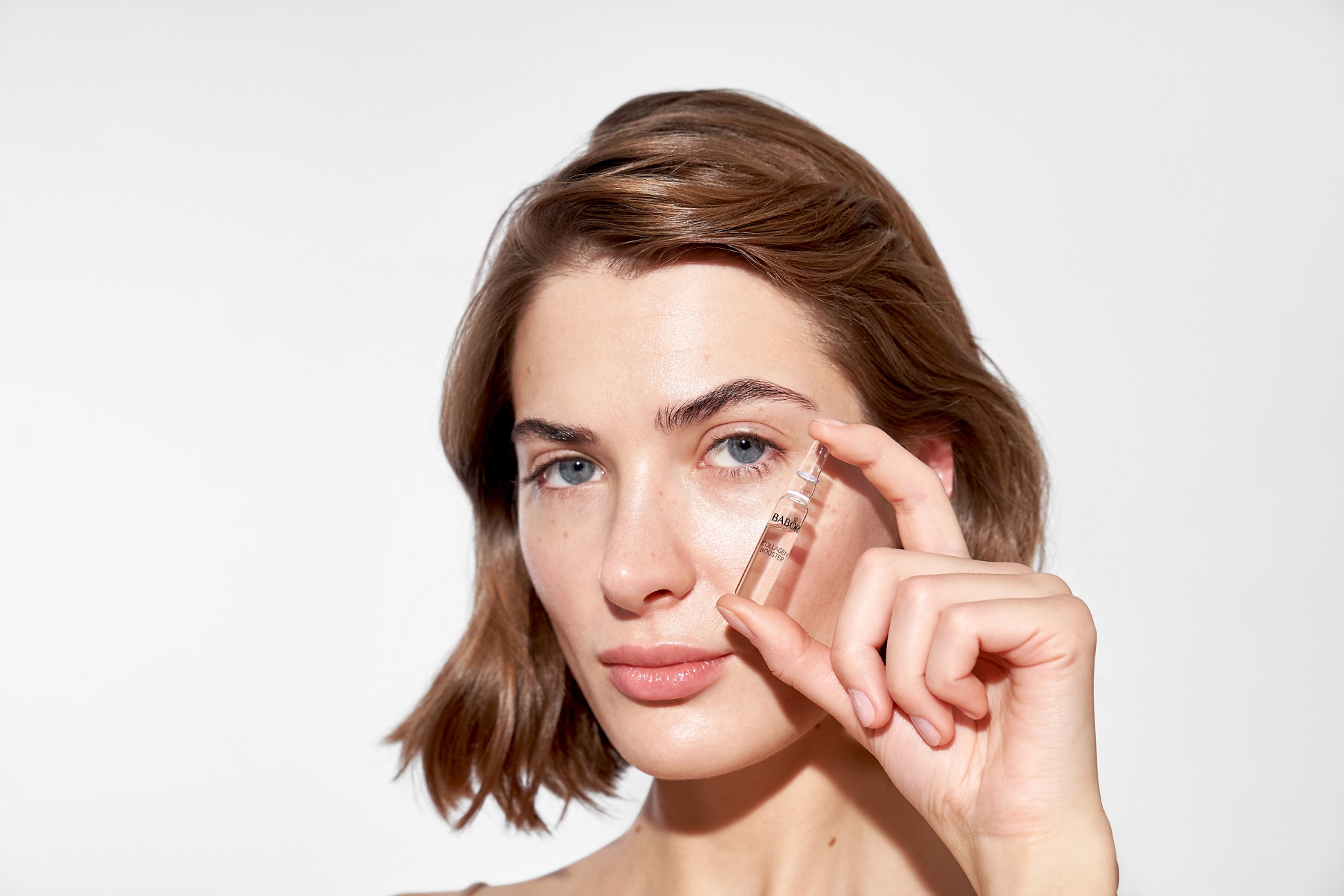 BABOR AMPOULE CONCENTRATES Collagen Booster mit Model