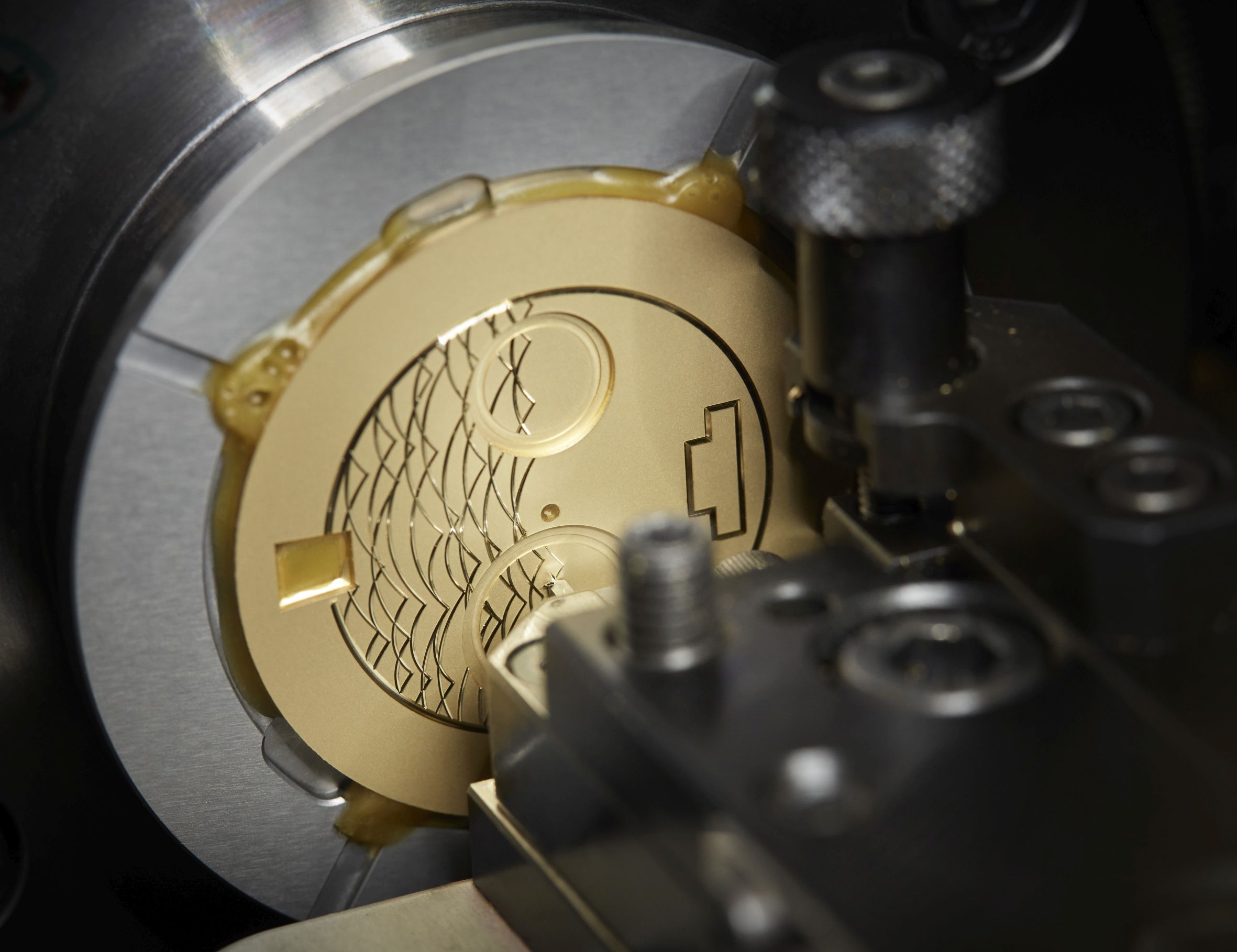 Breguet Marine Alarm Musicale 5547 Dial Guillochage pr1 red