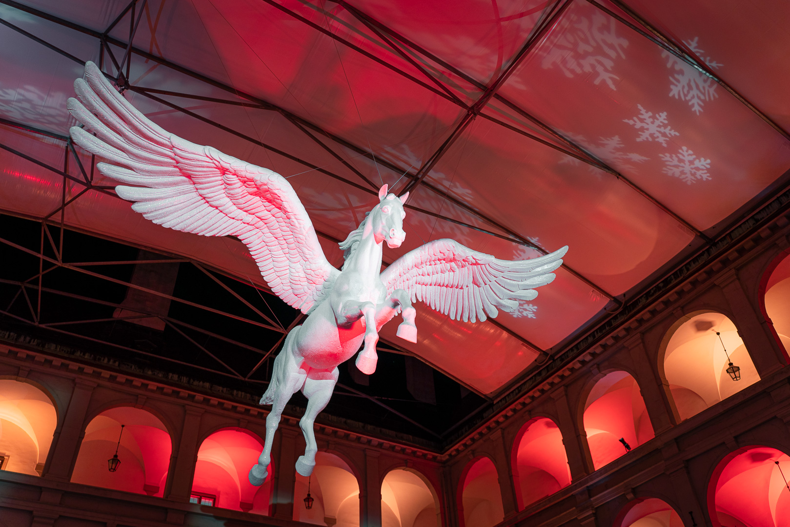 Flying Lipizzaner x mas market c srs 4eyes2view