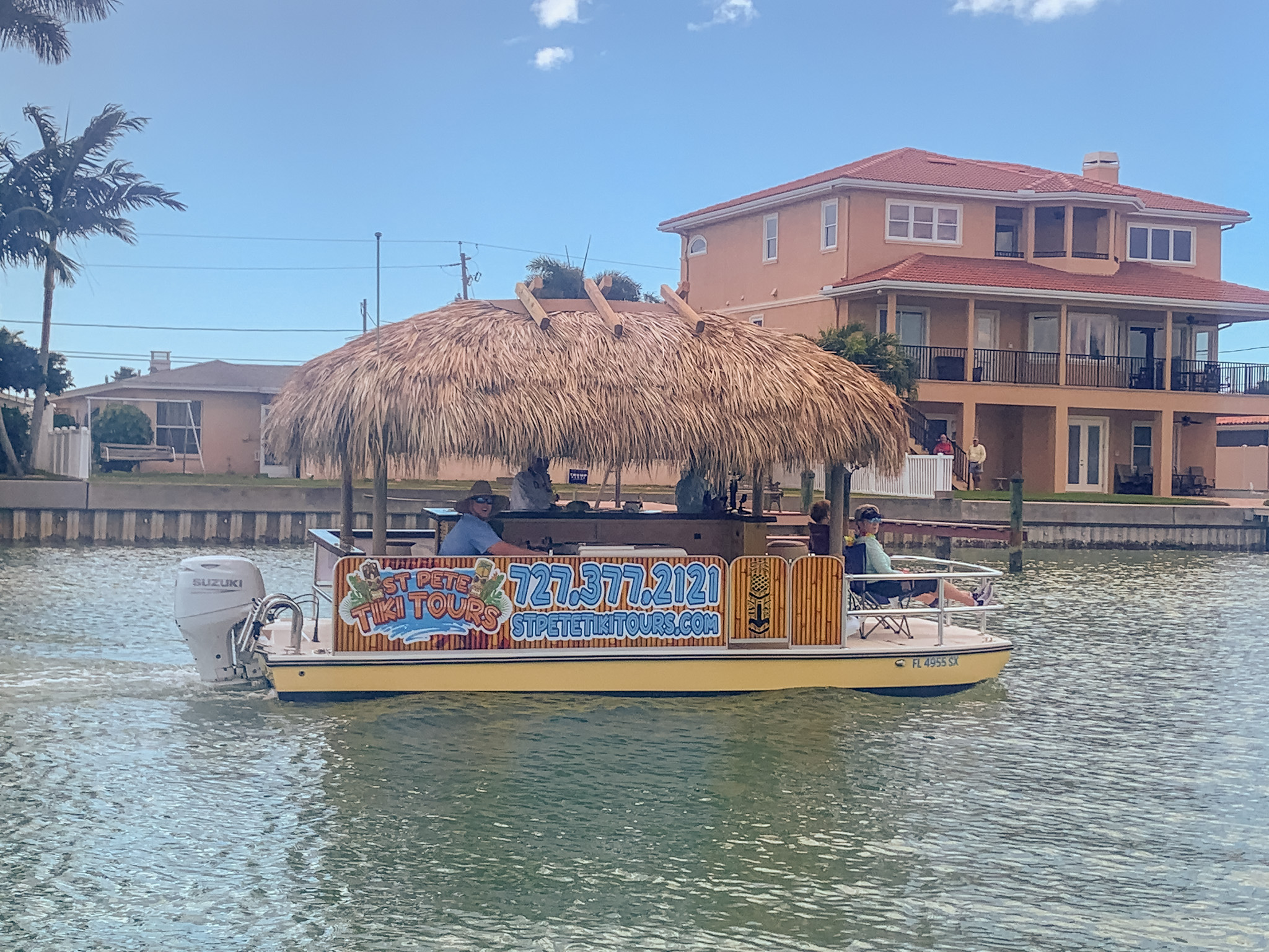 Tiki Bar 1 c St. Pete Tiki Tours