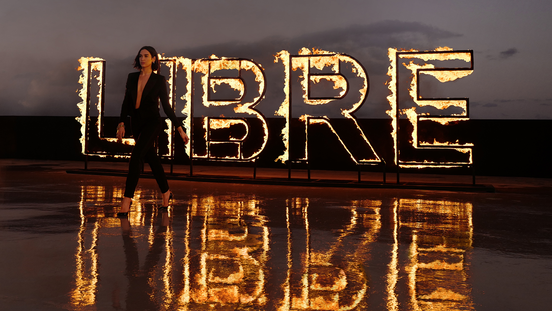 ysl libre le parfum dua lipa 10