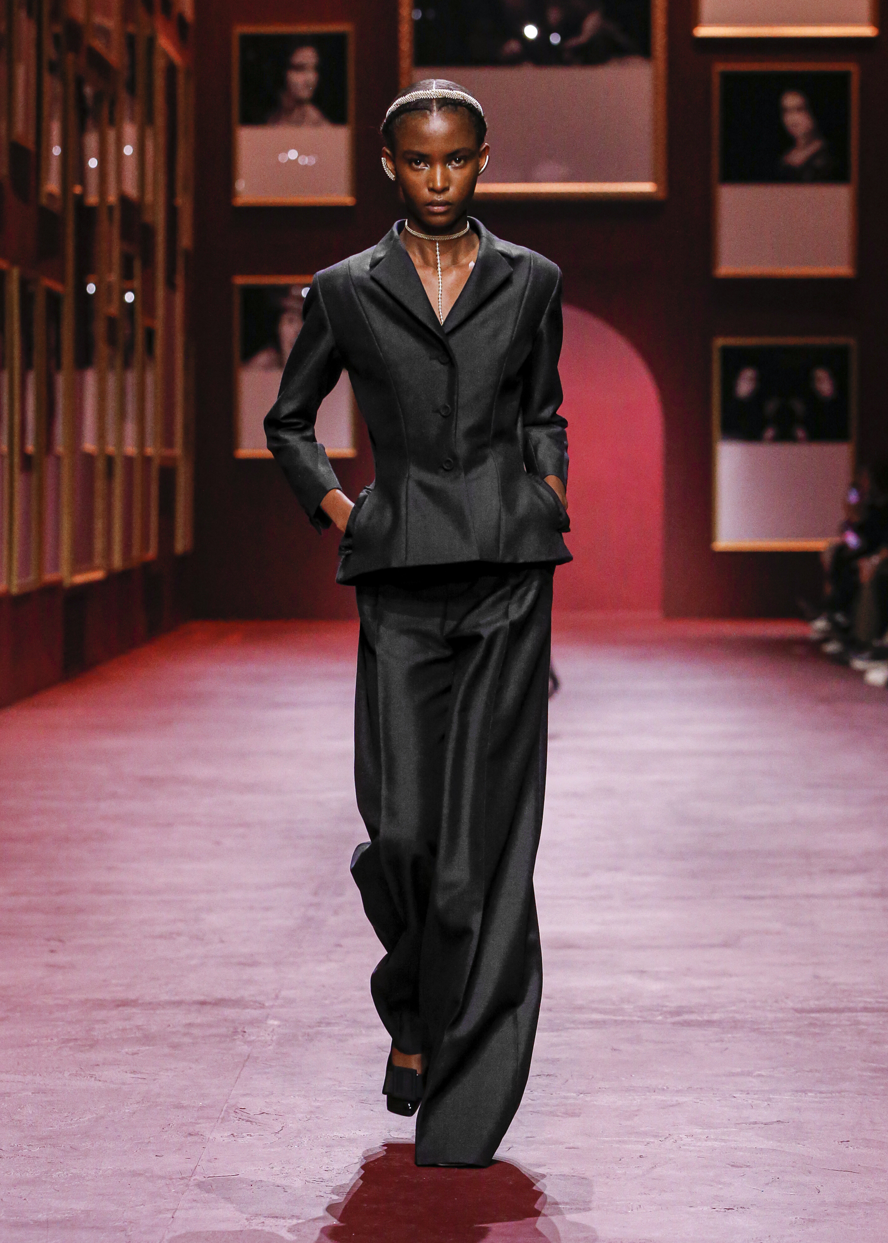 4 Dior Femme FALL WINTER 2022 23 Look 4