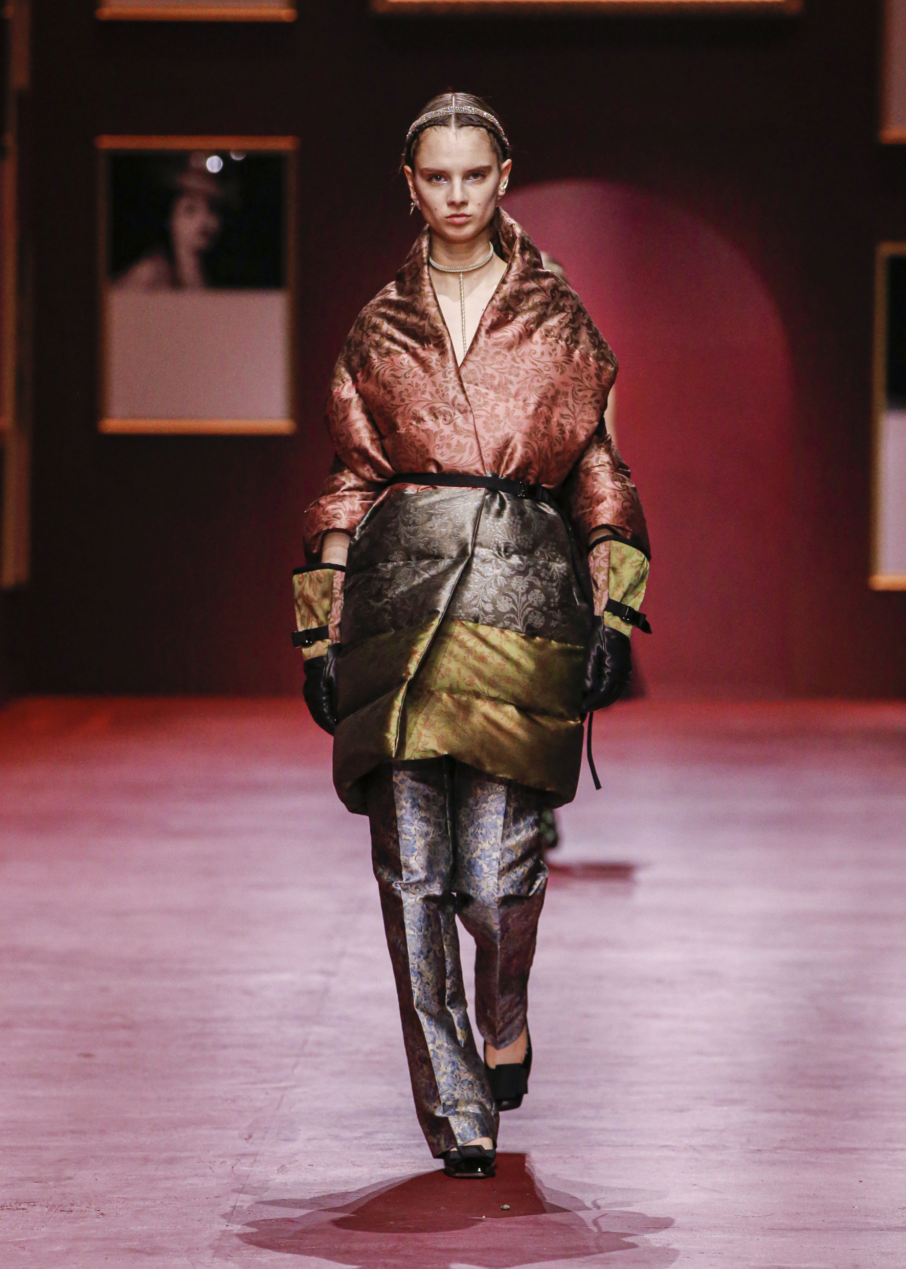 71 Dior Femme FALL WINTER 2022 23 Look 71