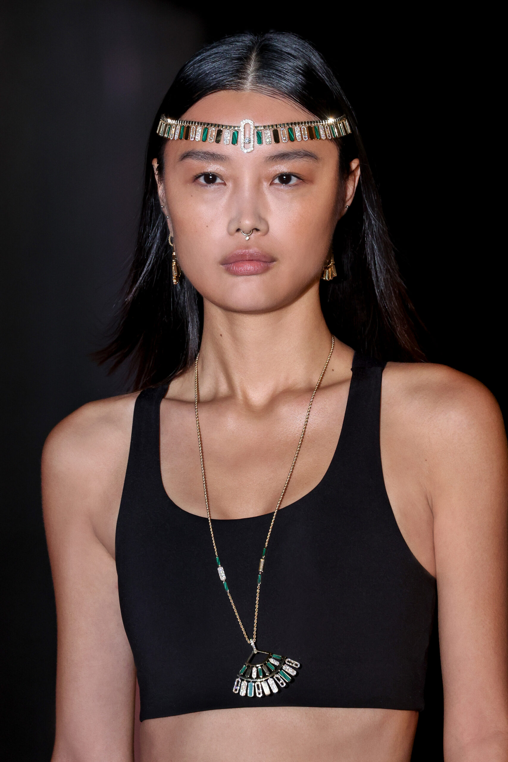 Close Up LOOK 24 Mei J 2022 Messika High Jewelry Show ©GETTY IMAGES scaled