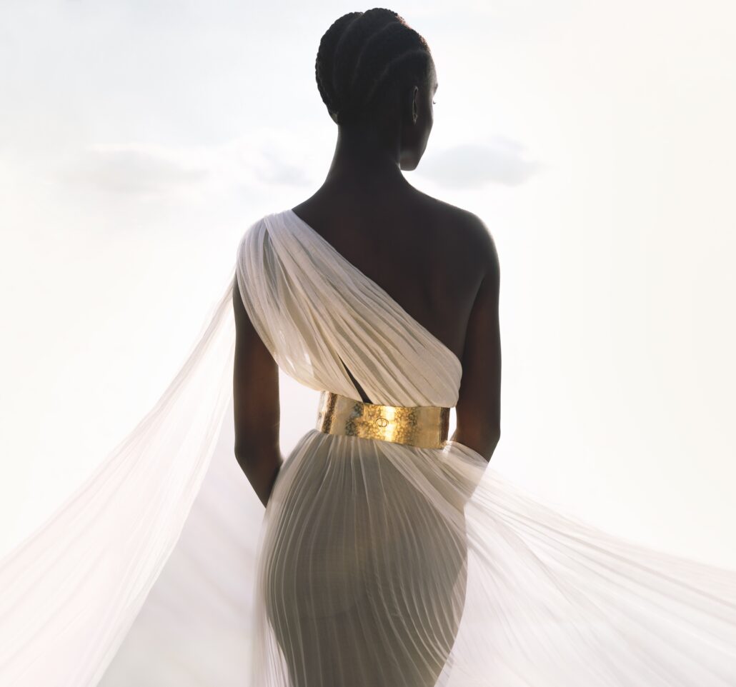 F827 JADORE PARFUM DEAU 22 M03E Maty FEEL back EXT CMYK