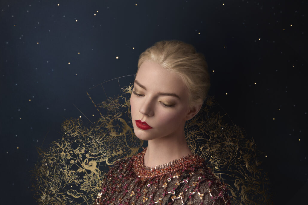 M971 Holiday Look 22 M01H ALT Anya look down