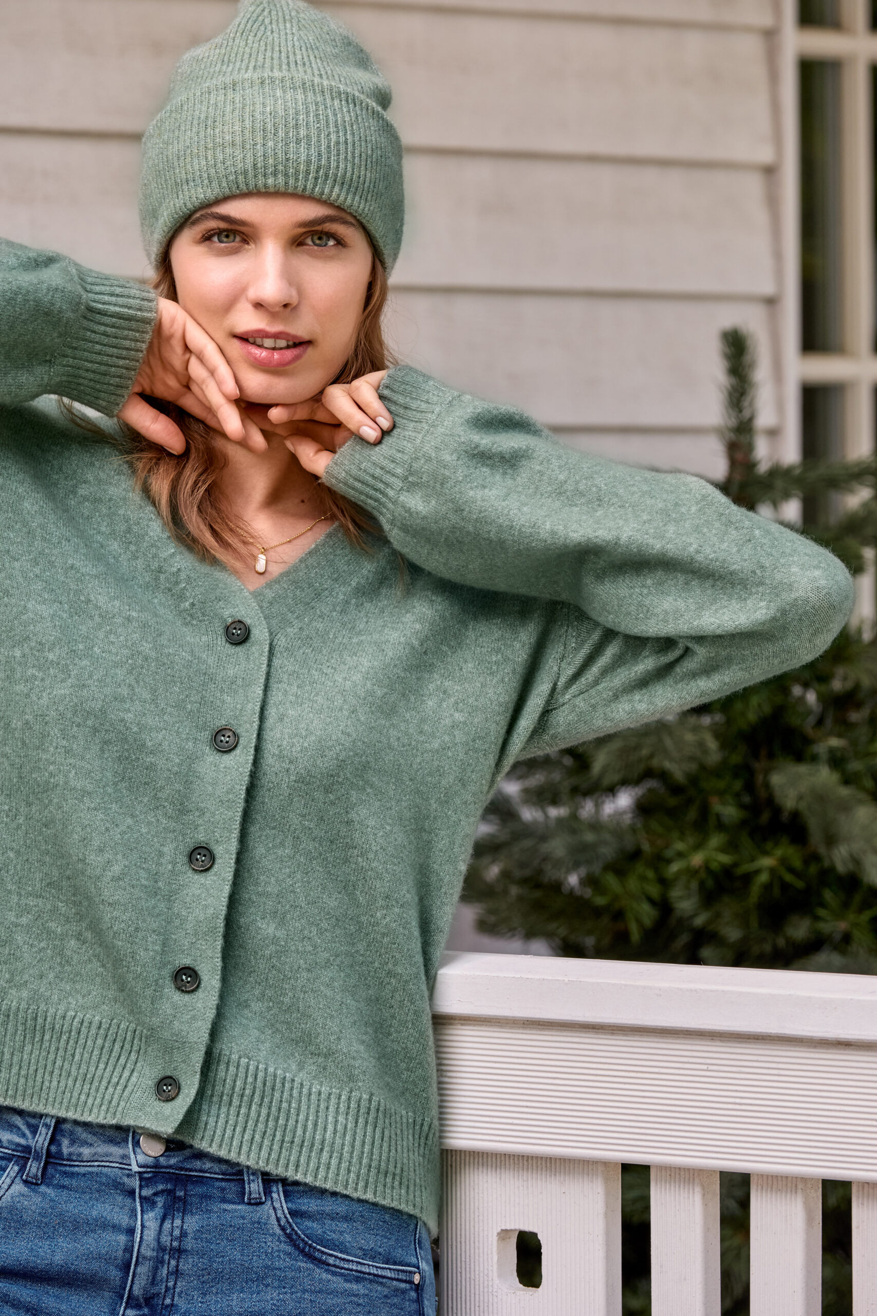 TCHIBO 126062 Strickcardigan mit Wolle salbei 2 47.22 scaled