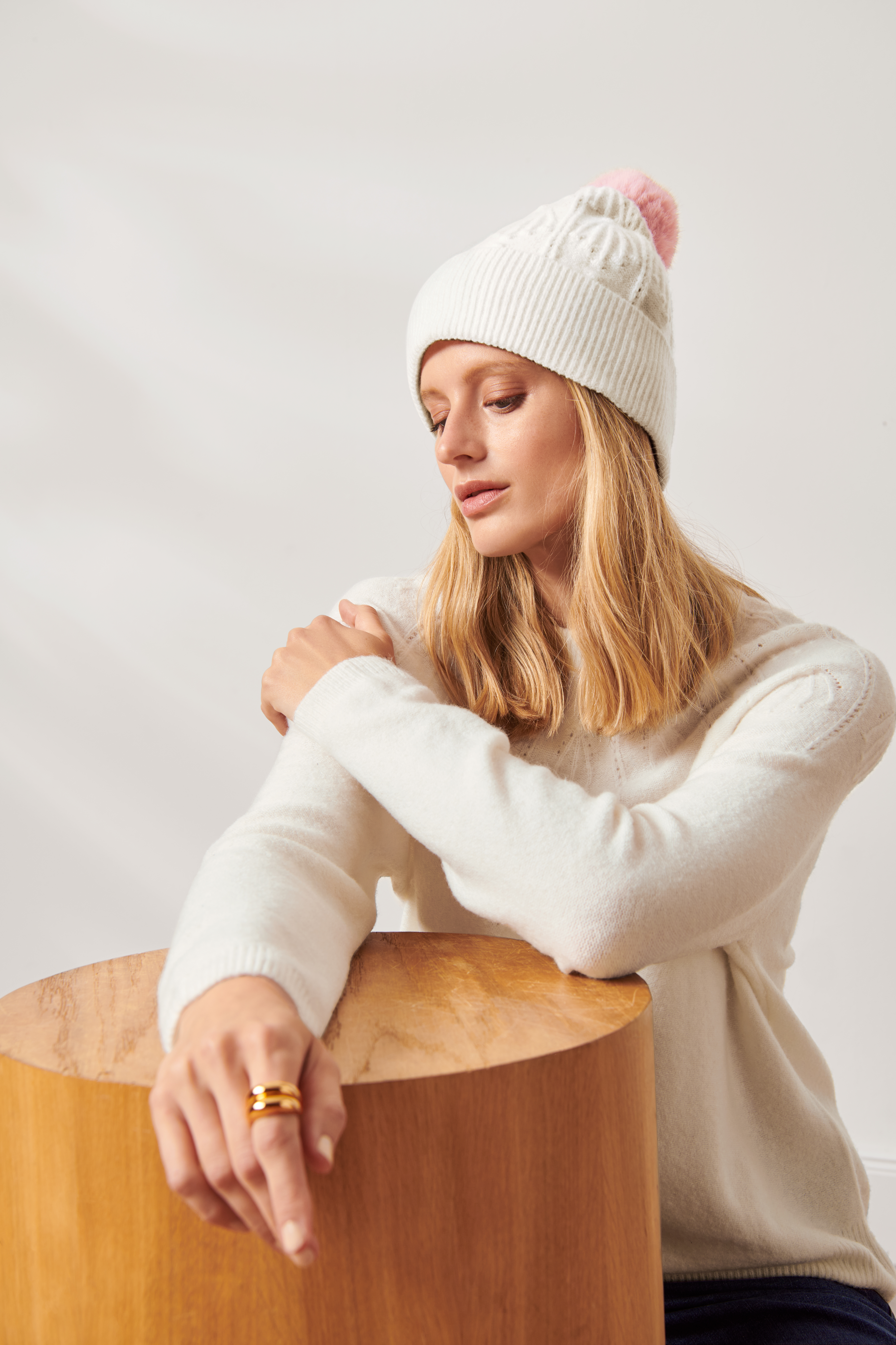 TCHIBO 126107 StrickmAtze mit Bommel 1 47.22