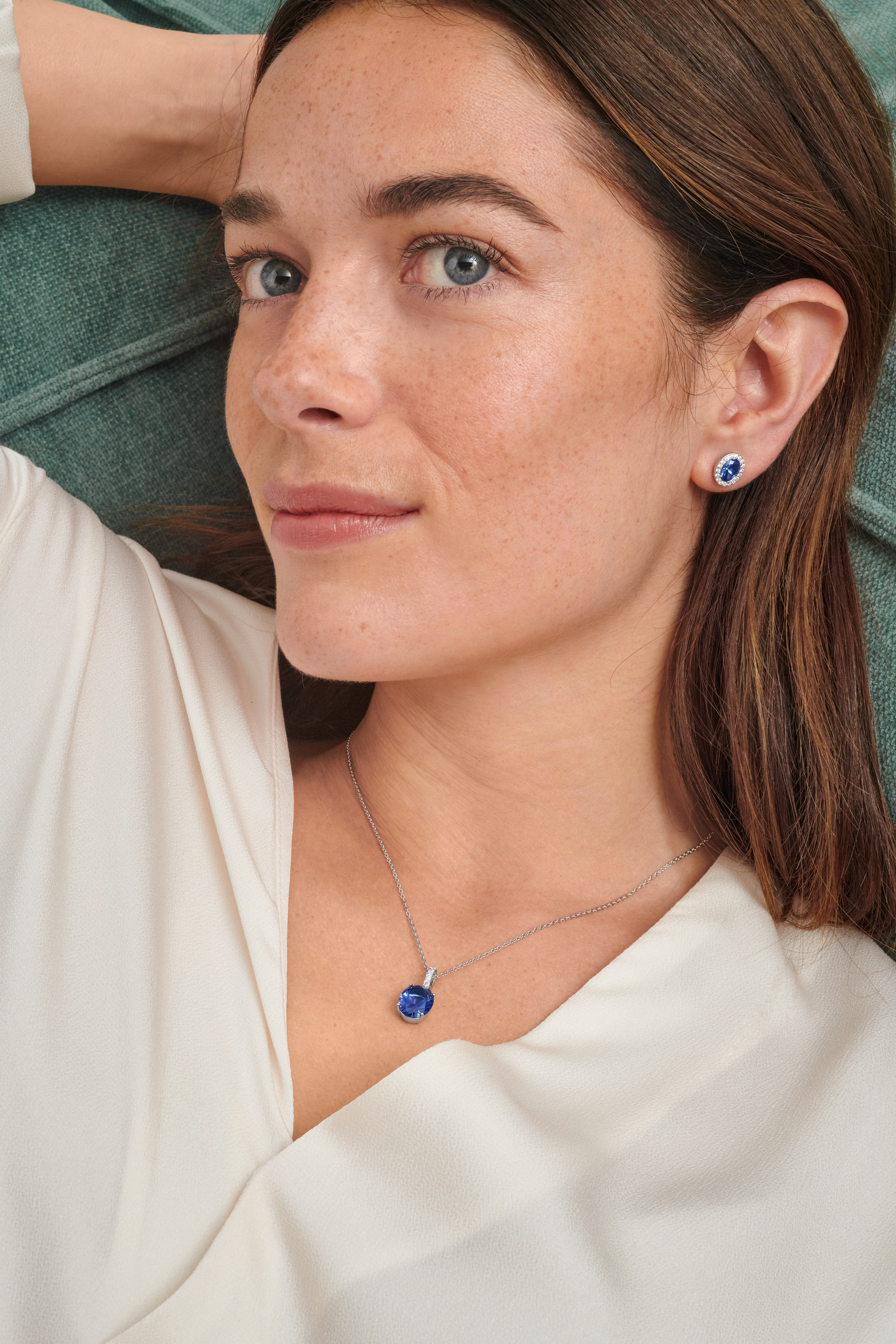 TCHIBO 126219 Kette mit blauem Kristall 1 47.22