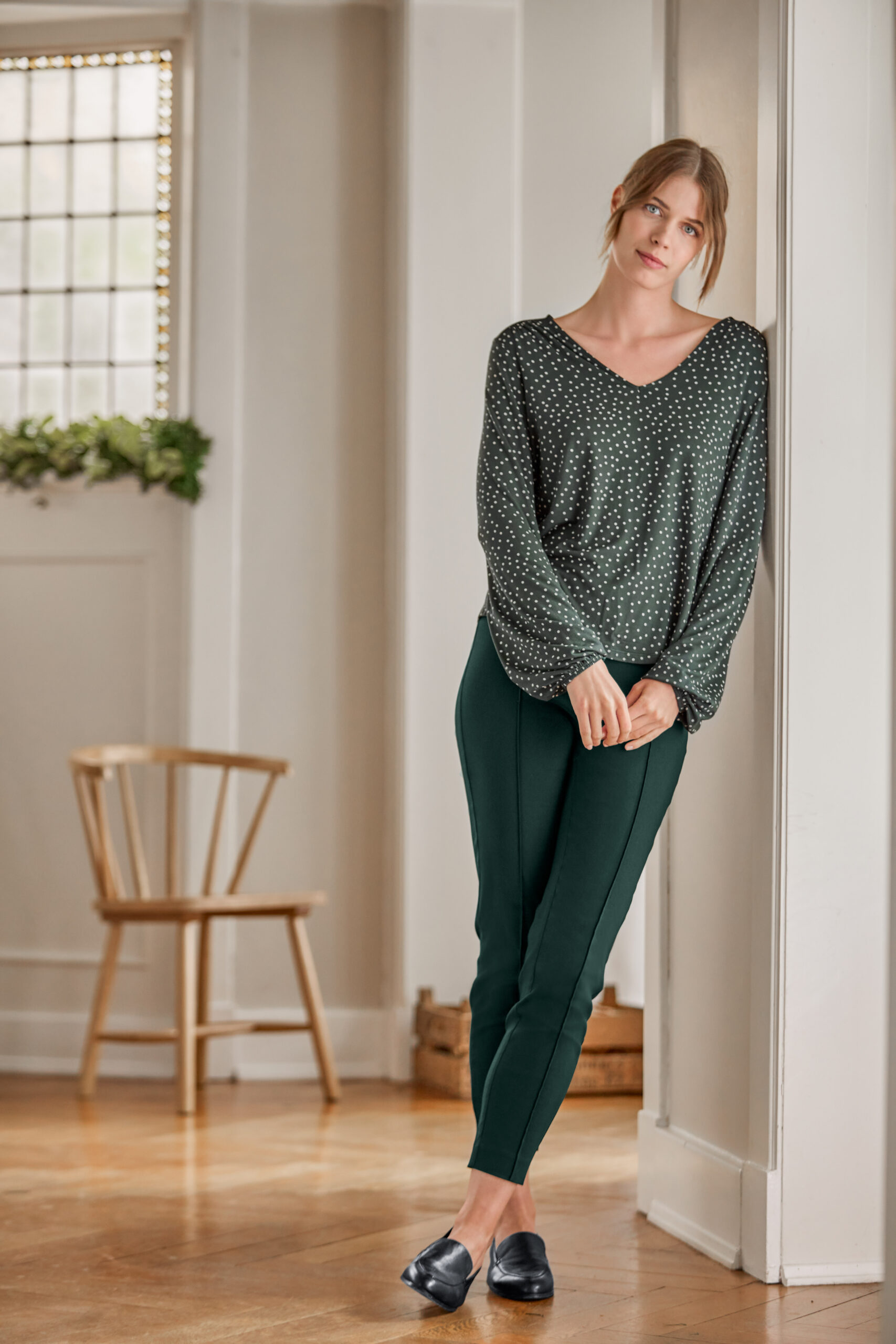 TCHIBO 127733 Gepunktetes Blusenshirt 2 47.22 scaled