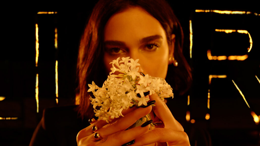 ysl libre le parfum dua lipa 34