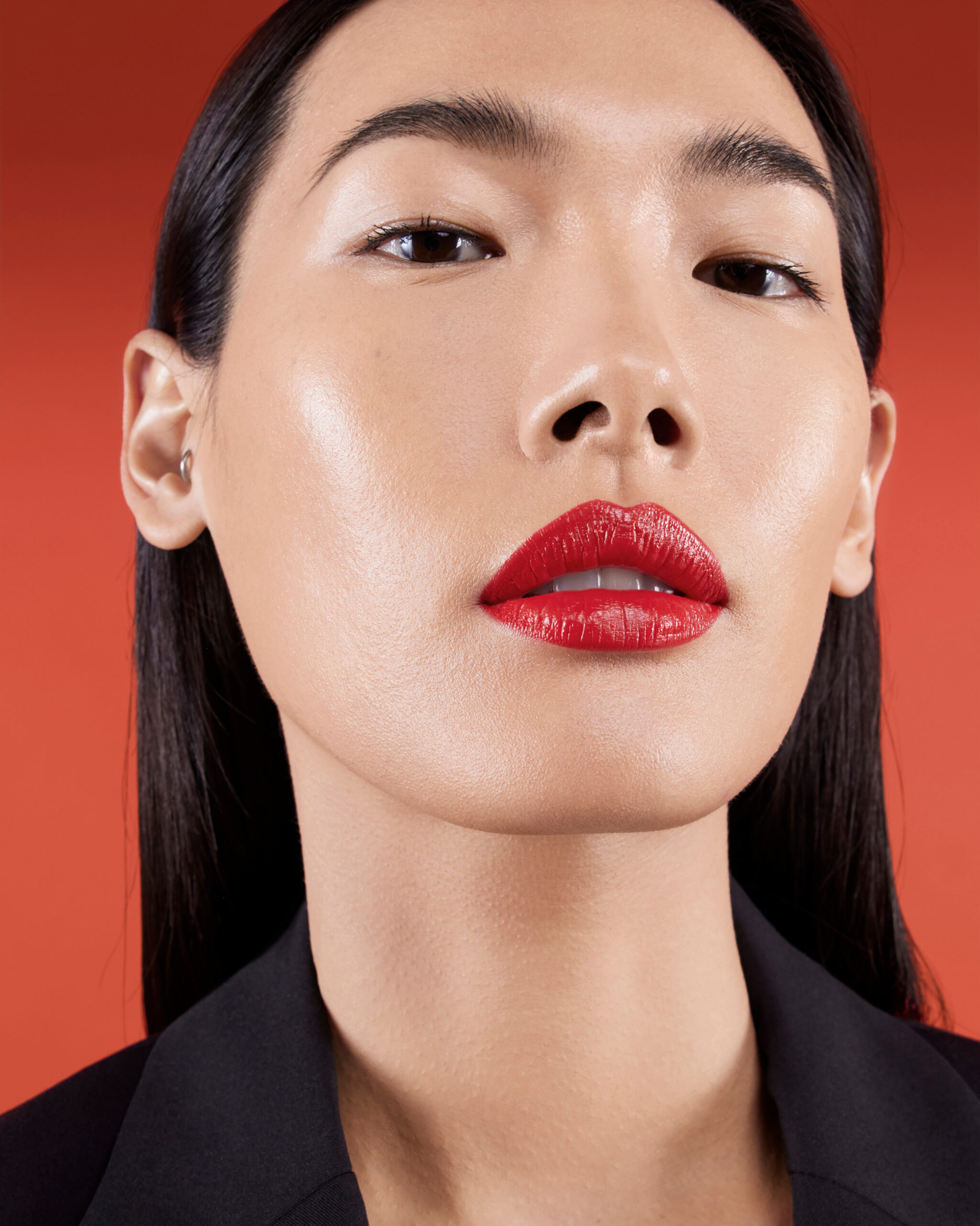 ysl dmi makl rpc the bold 22 wearable attitude full face result shade 01 fair skintone chinchin portrait 3200x4000px 3614273056519 rgb scaled