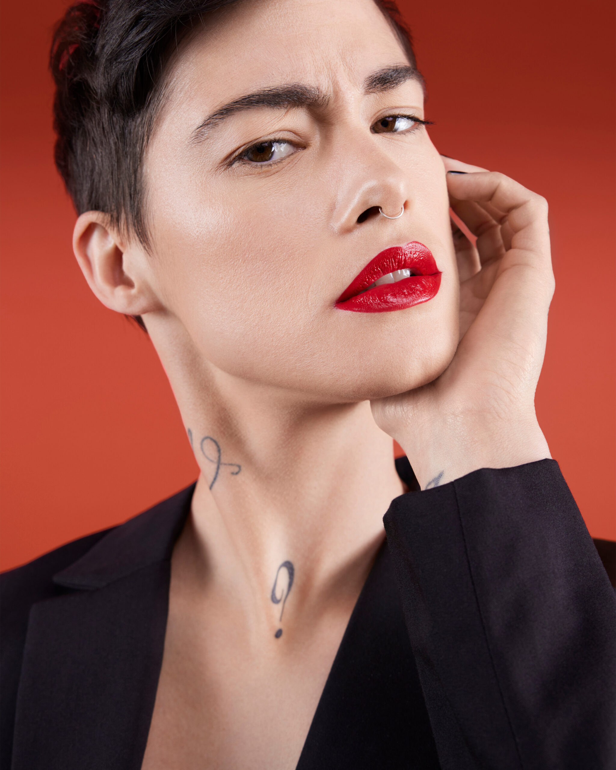 ysl dmi makl rpc the bold 22 wearable attitude full face result shade 01 light skintone aden portrait 3200x4000px 3614273056519 rgb scaled