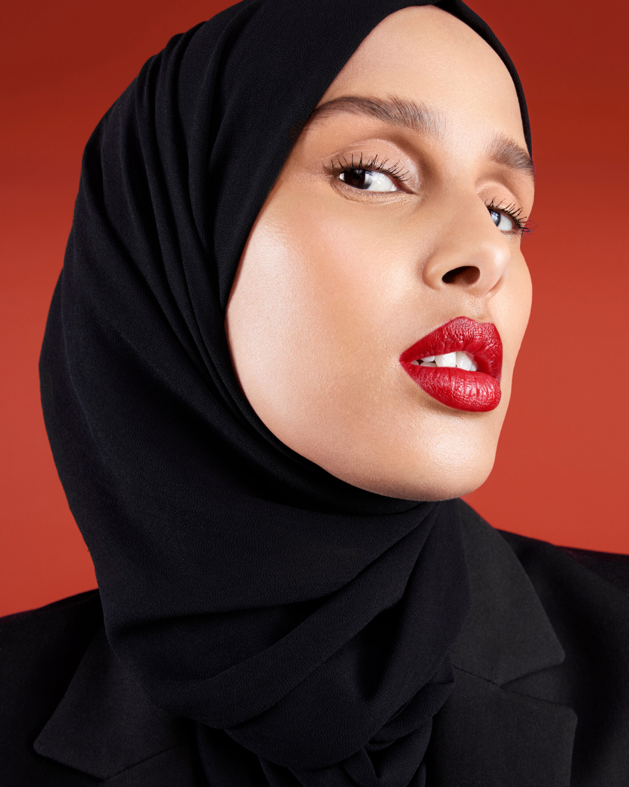 ysl dmi makl rpc the bold 22 wearable attitude full face result shade 01 medium skintone rawdah portrait 3200x4000px 3614273056519 rgb scaled