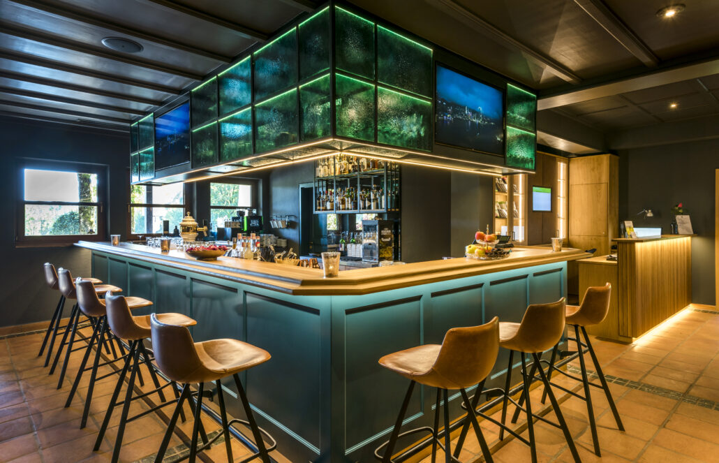 hotel gut ising key visuals derby bar 2