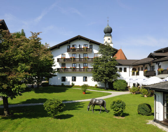 hotel gut ising key visuals gutshaus