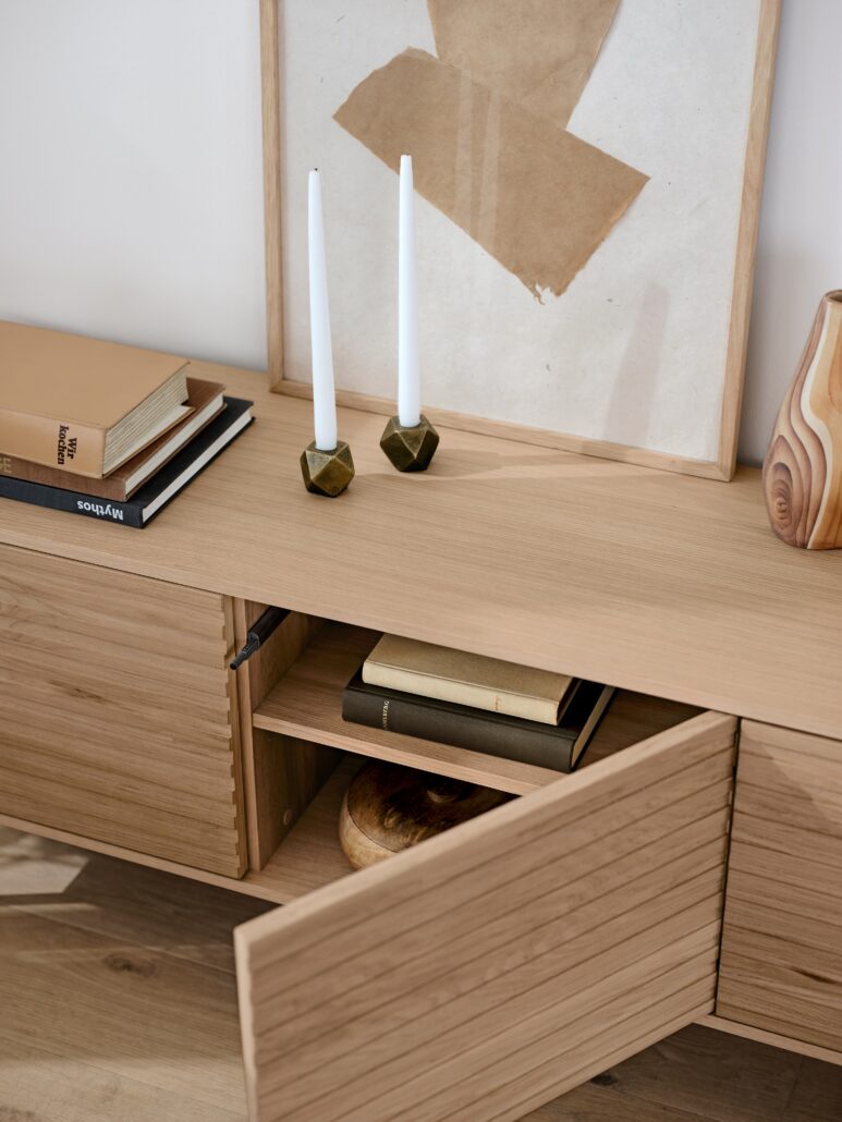 128203 Sideboard Finnsbo mit Lamellenoptik 6 01.23 1