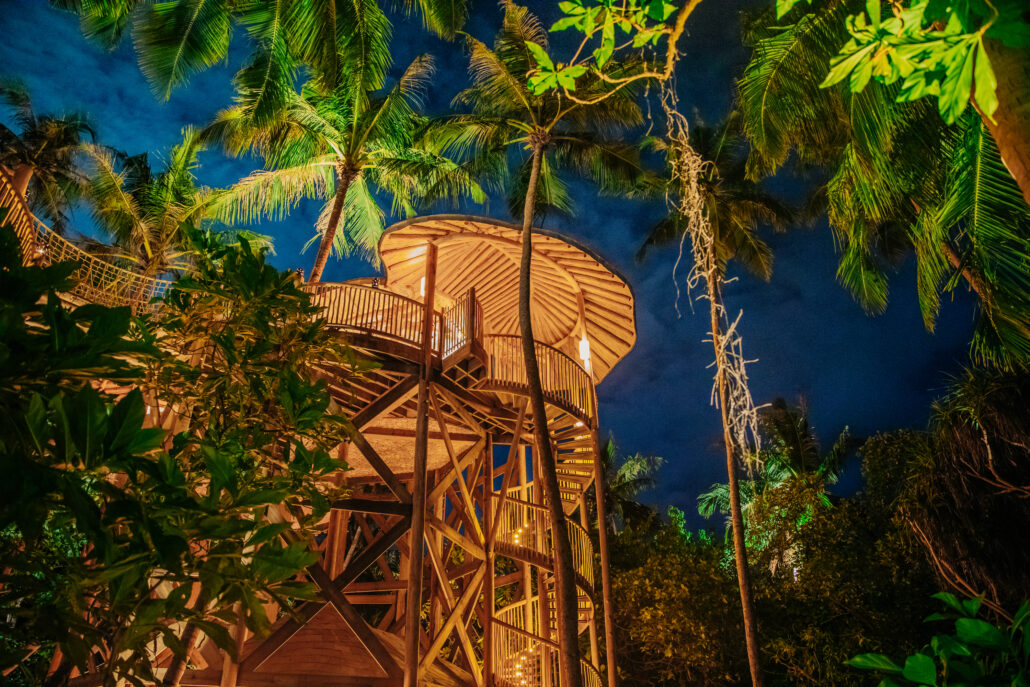23791 Flying Sauces Zipline Dining at Soneva Fushi