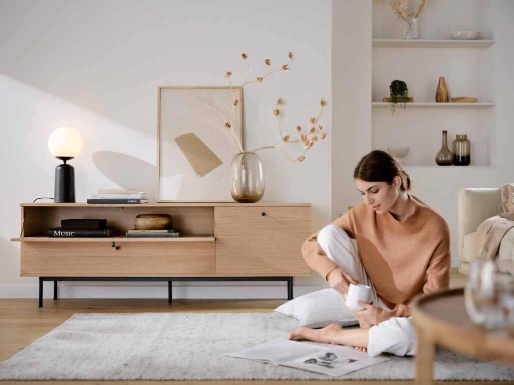 TCHIBO 128196 Lowboard Finnsbo mit Lamellenoptik F1 01.23