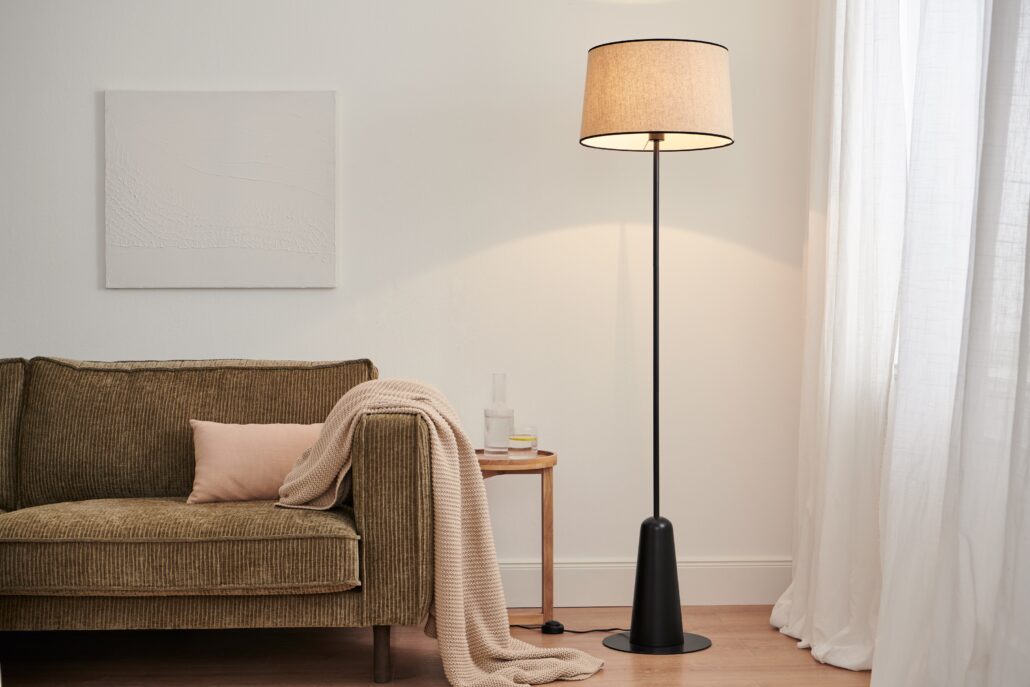 TCHIBO 129259 Stehleuchte mit Textilschirm 1 01.23