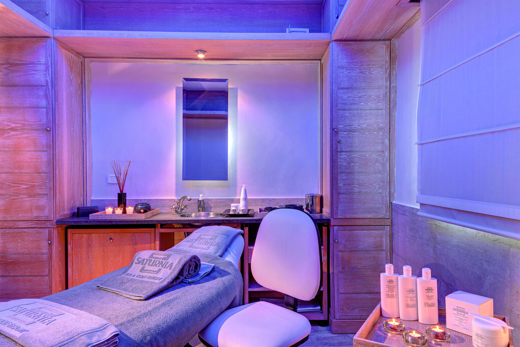 Treatment room scaled 1