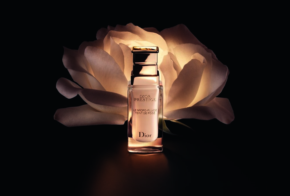 A23 M995 PRESTIGE FDT P01E TOP FDT CROP L4 F39