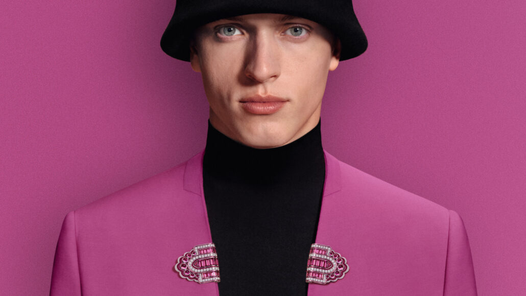 BOUCHERON 16 9 Like a Queen Mega Pink brooch