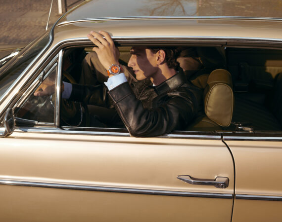 LV Tambour Street Diver Worn Burning Rock QBB201