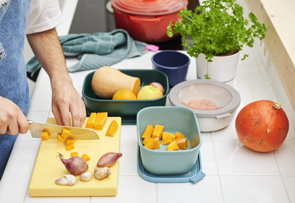 meal prepping with hydro herb pot