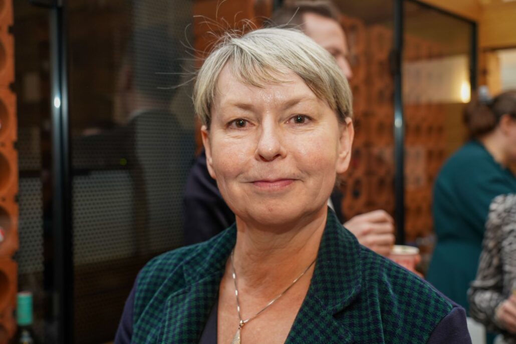 02405f5f 4898 41d6 93f0 2631c413762e