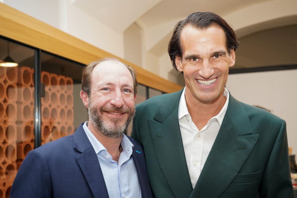 3edf2009 521e 4a71 9c62 189dcbddcc45 12