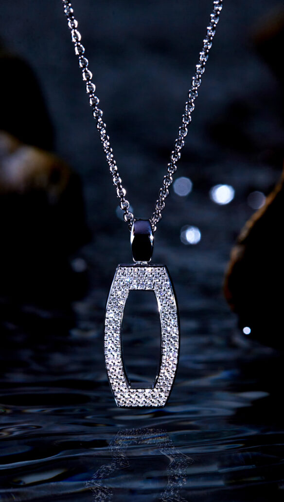 Corum TonneauPave Pendant WG LS