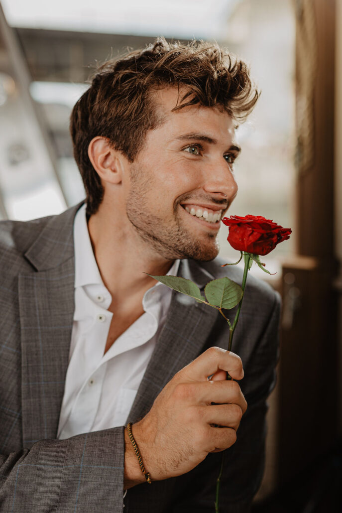 DDSG Images WEB 034 Valentinstag Mann c DDSG Blue Danube Emanuel Kaser