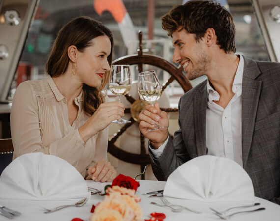 DDSG Images WEB 040 Valentinstag Paar c DDSG Blue Danube Emanuel Kaser e1676018656808