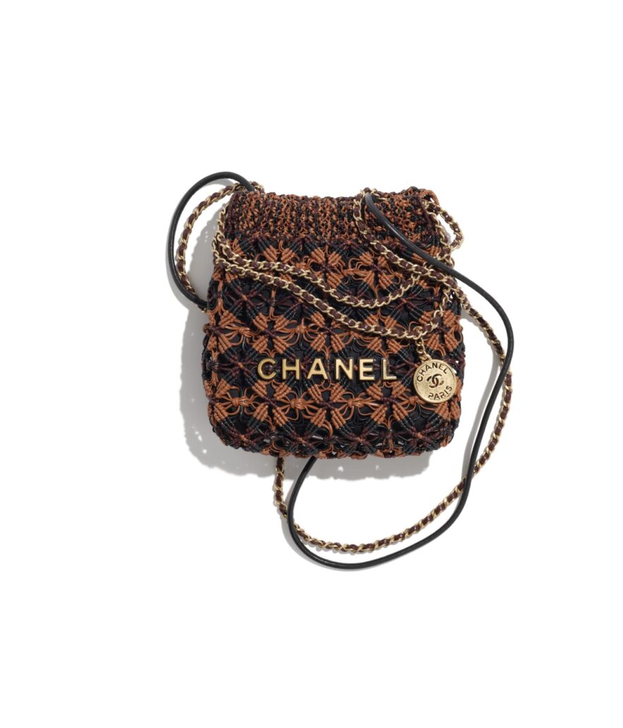chanel chanel 22 bag in black brown and burgundy macrame leather and metal as3980 b13105 np357 LD