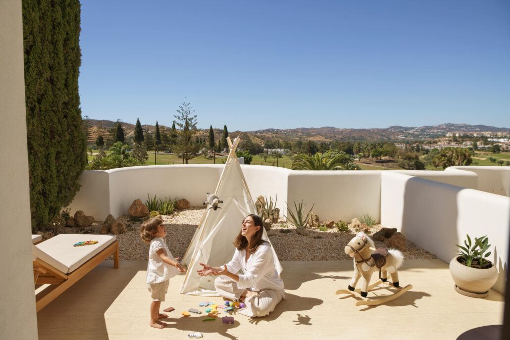 Family Suite Terrace c La Zambra 2