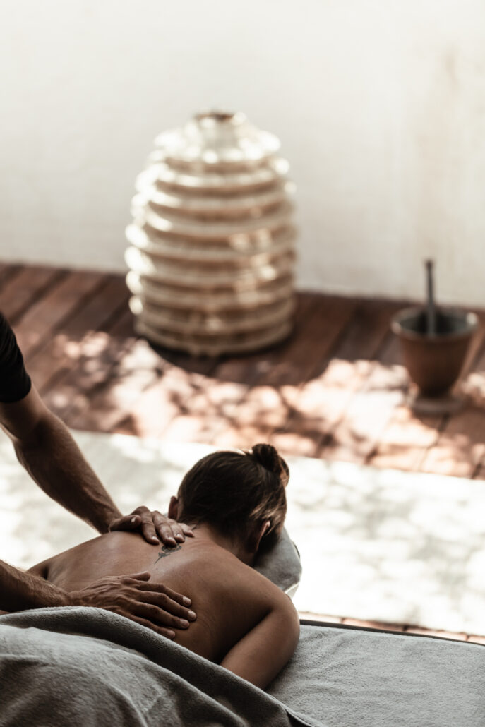 OKU Ibiza laidback luxury hotel wellness massage by Georg Roske GR190182 LowRes