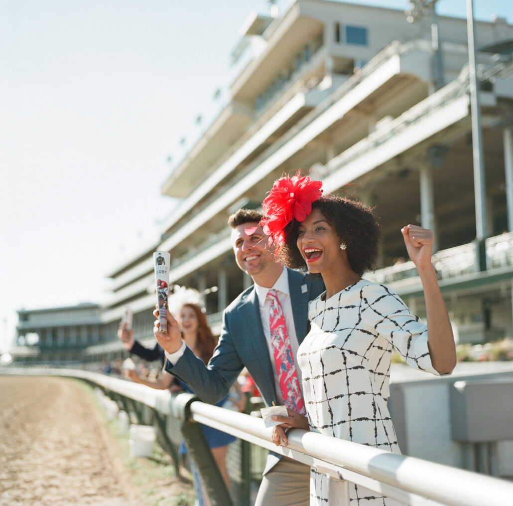 churchill downs horse racing fans derby family fun