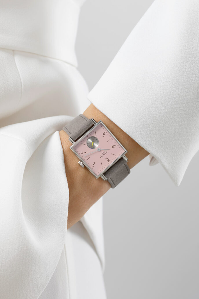 01 NOMOS Tetra Die Wildentschlossene wristshot