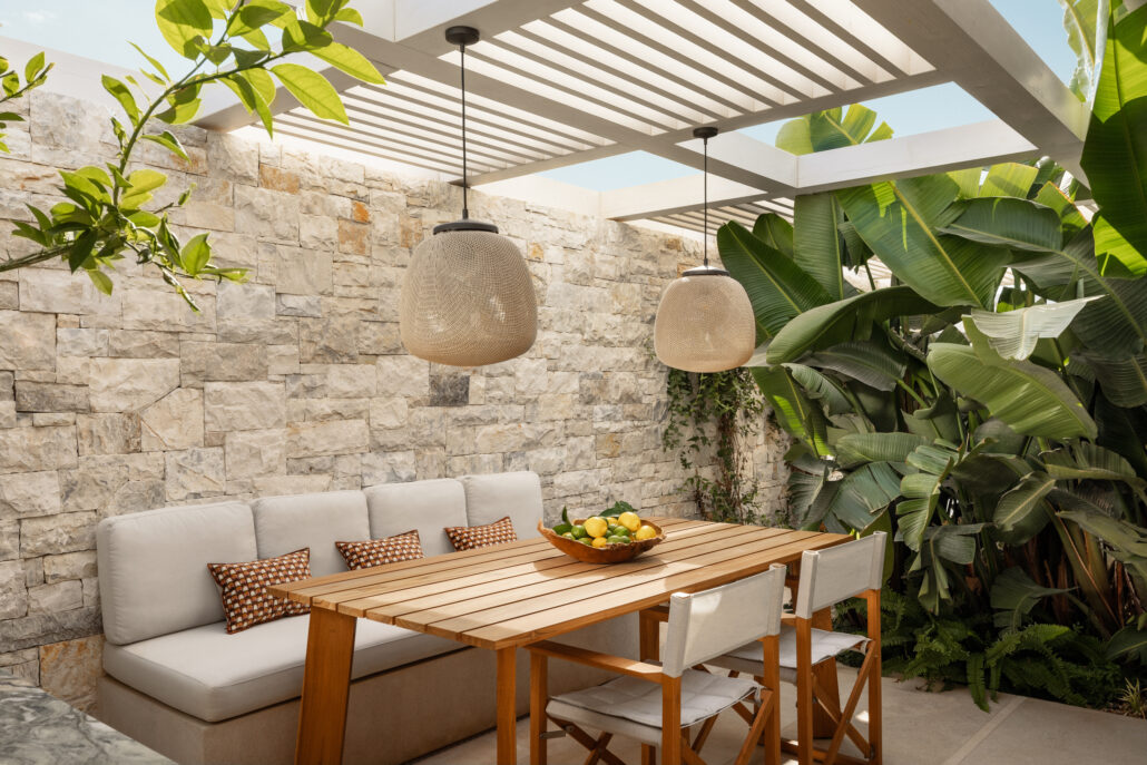 180922 OneOnly Aesthesis Villa Garden Table 0488 MASTER