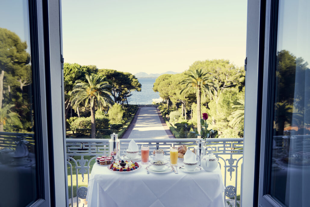 1R4A3413CAP EDEN ROC 5990