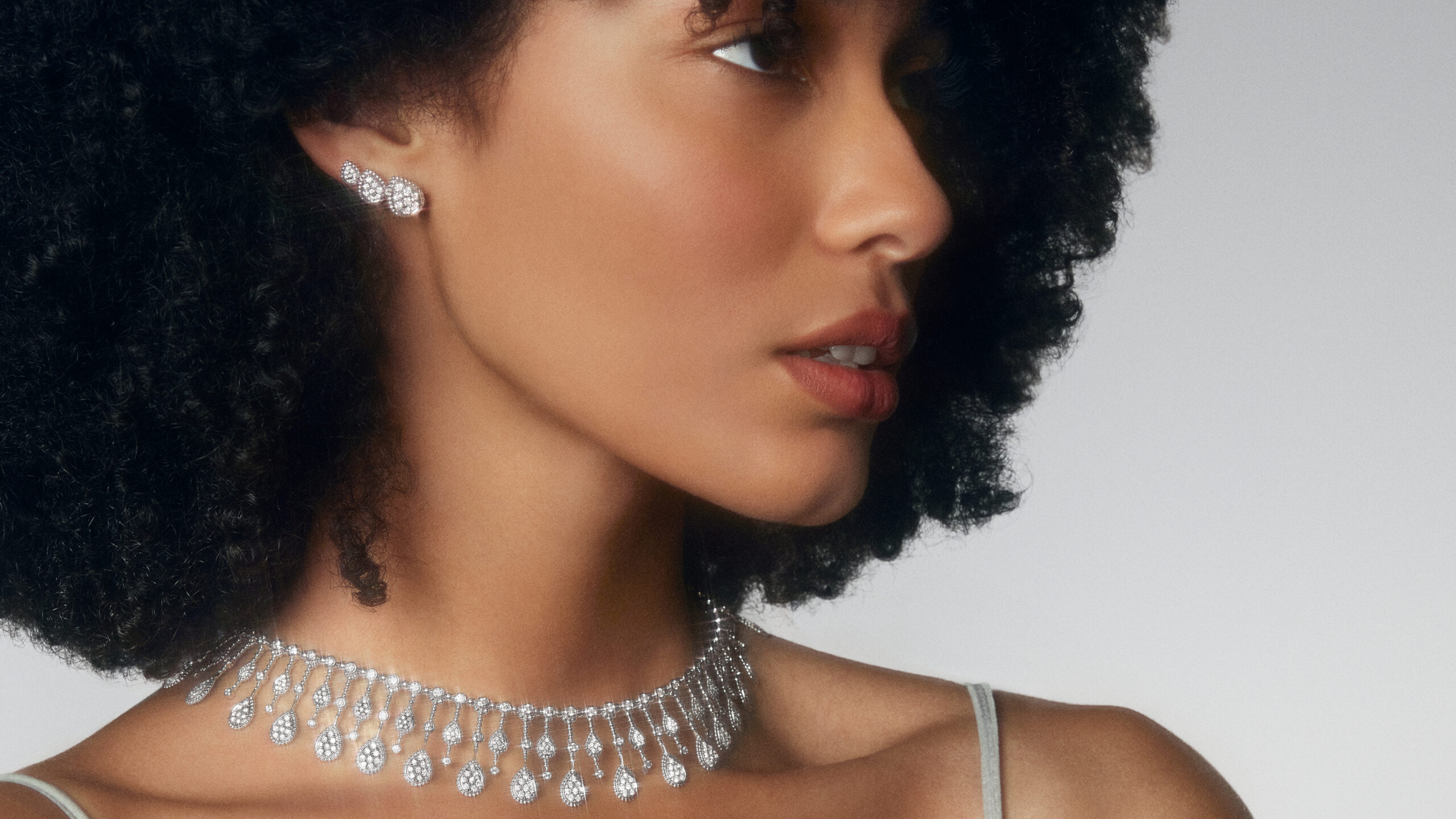 BOUCHERON Summer 2023 – 16 9 – Serpent Boheme Solarite necklace earrings scaled