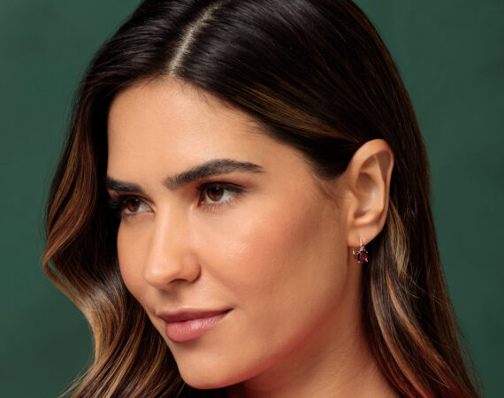 In dieser Schmucksaison bekennen wir Mut zur Farbe im Bild Rhodolith Ohrh„nger Gold 585 EUR 64900 e1687253673447