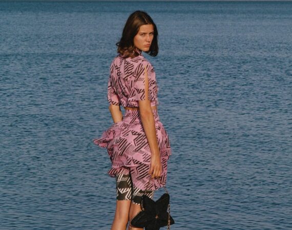 chanel chanel coco beach 2023 collection vivienne rohner by theo wenner 2 LD e1686740915499