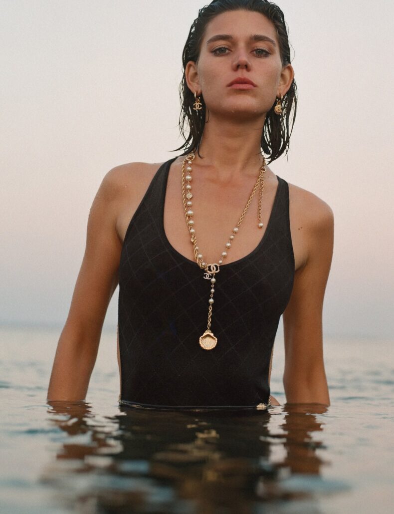 chanel chanel coco beach 2023 collection vivienne rohner by theo wenner 3 LD