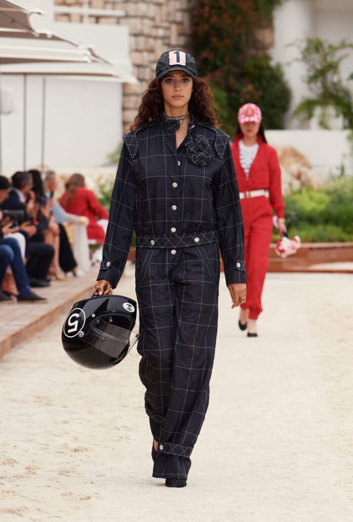 chanel look 002 cruise 2022 23 show2 LD