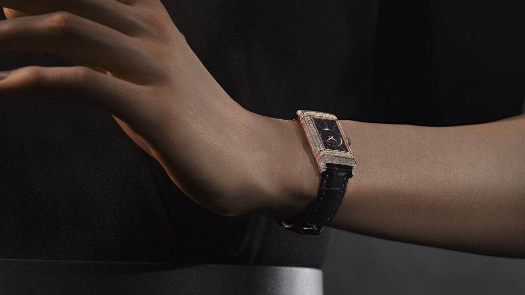 jaeger lecoultre reversooneduettojewellery q336247 verso wristshot 16.92