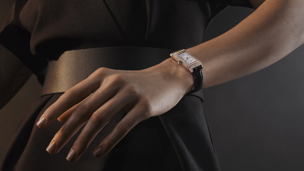 jaeger lecoultre reversooneduettojewellery q336247j recto wristshot 16.92