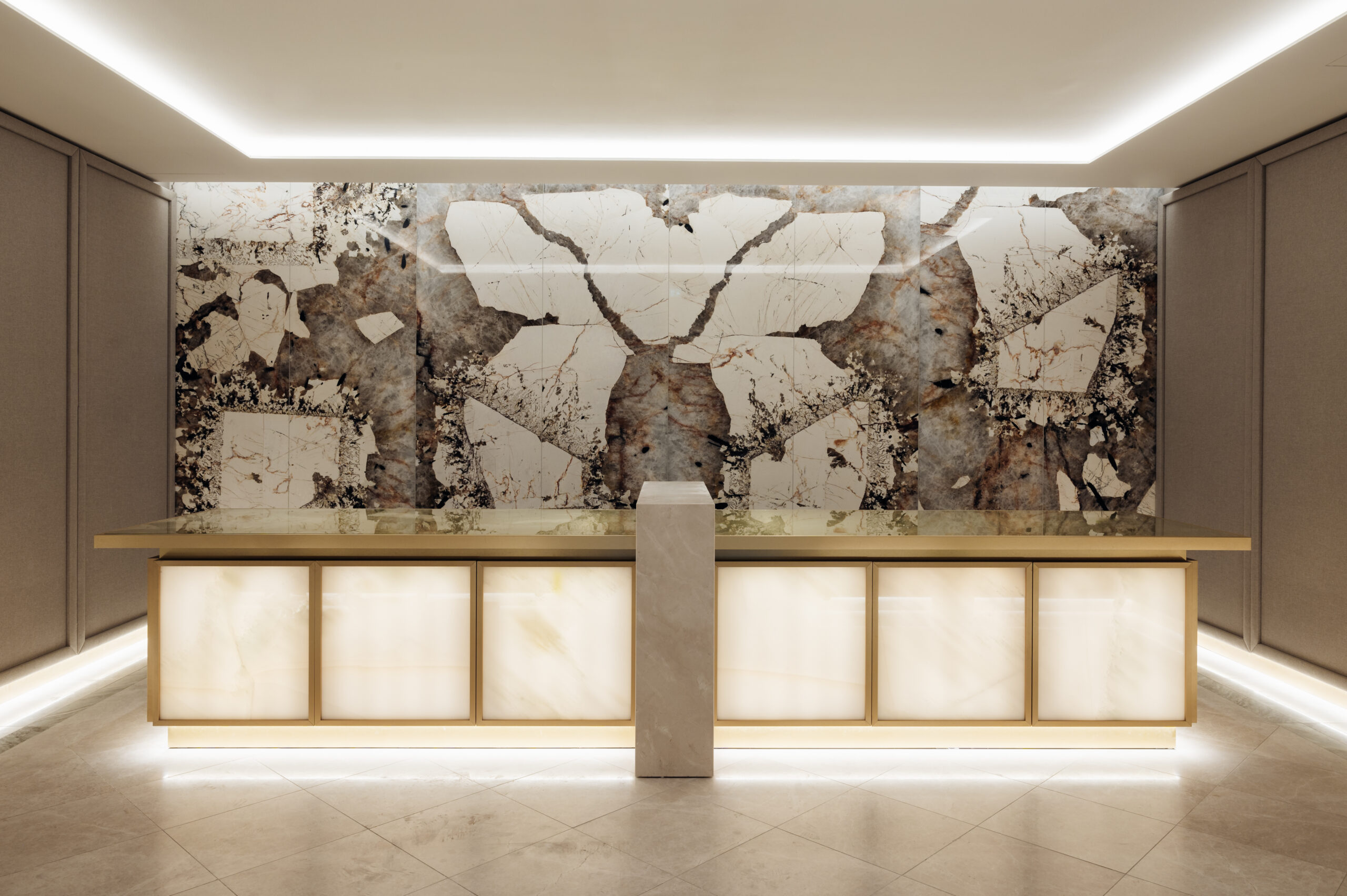 Reception interior scaled